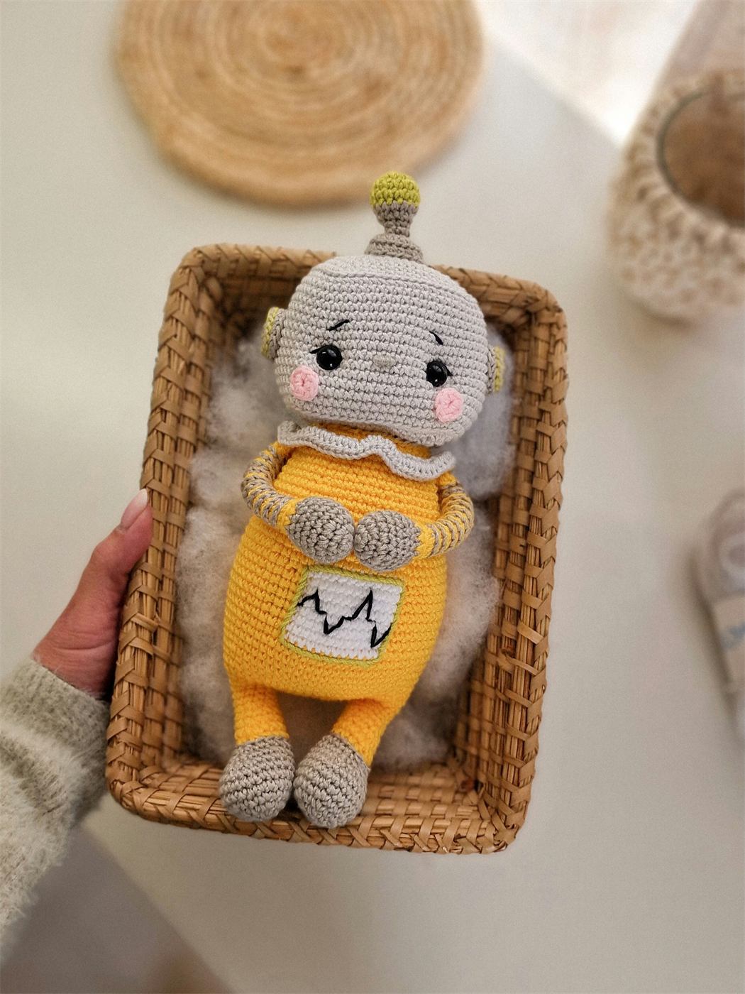 Bebé Robot — amigurumi tejido a mano por Trufitas Artesanas