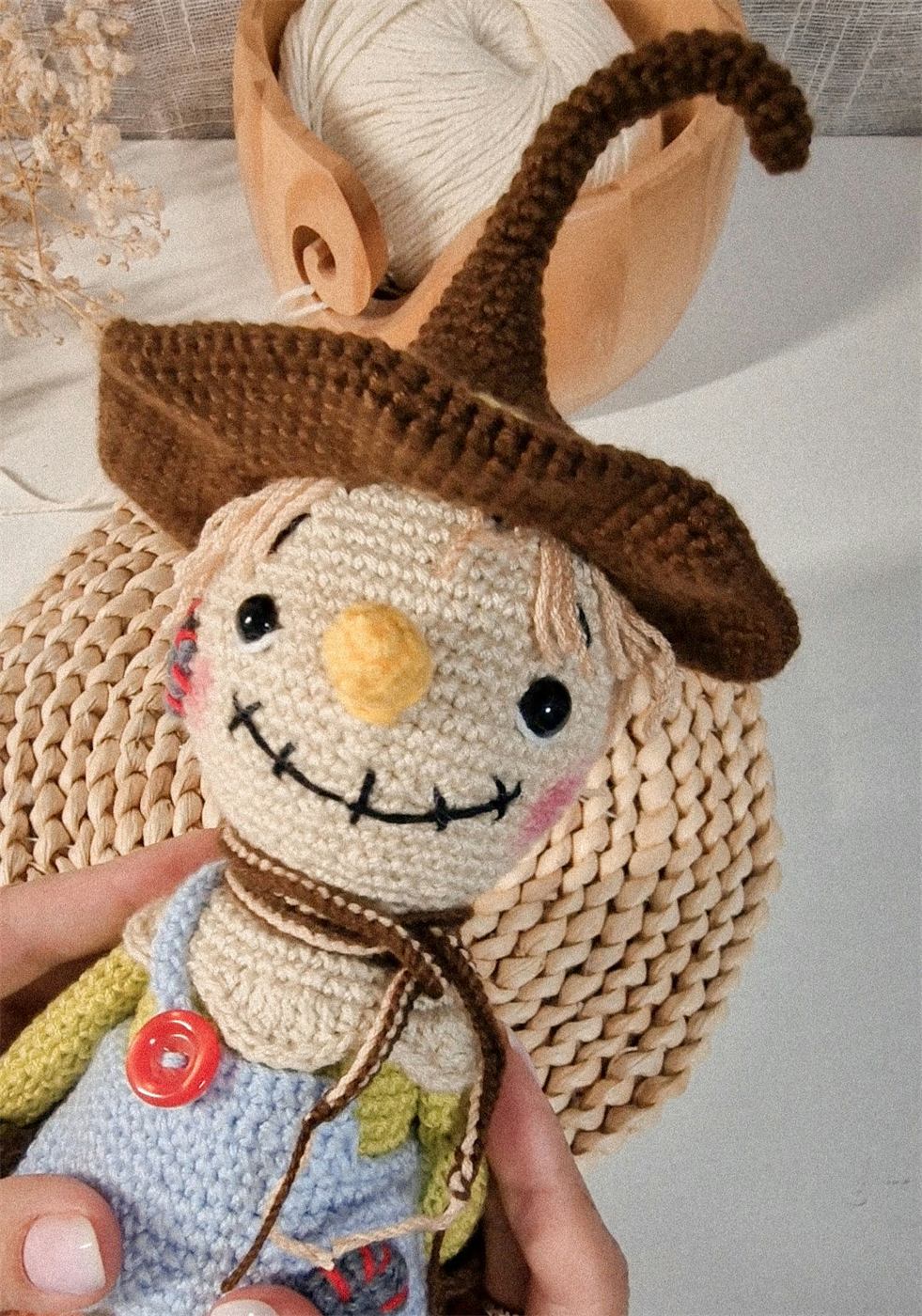 Espantapájaros Toño — amigurumi tejido a mano por Trufitas Artesanas