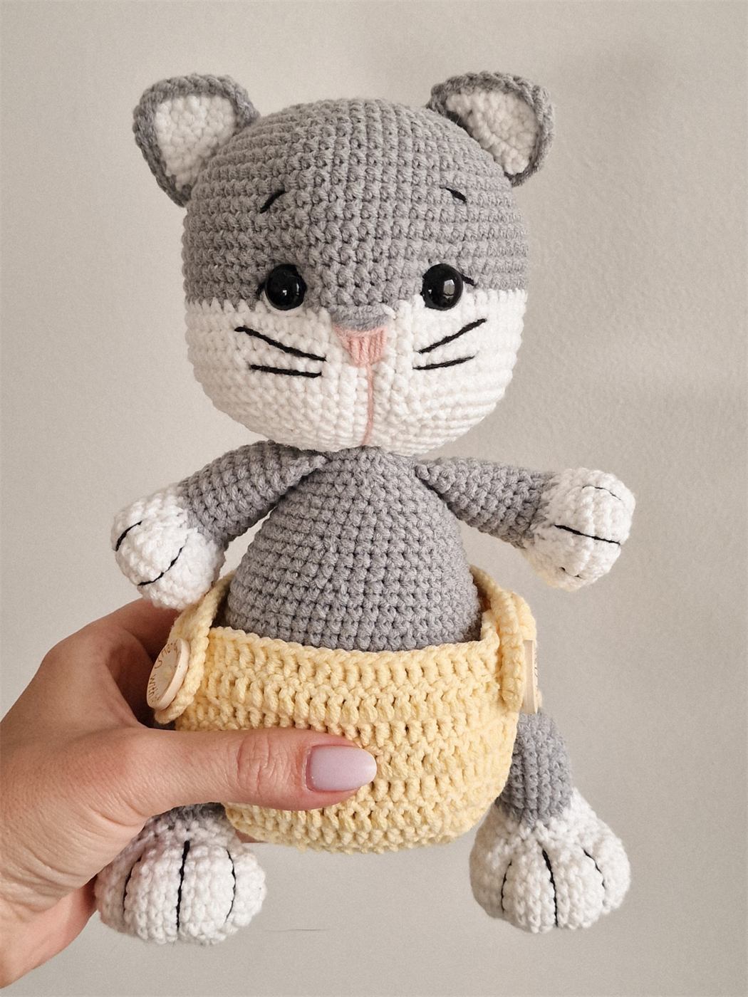Gatito Baby Moka — amigurumi tejido a mano por Trufitas Artesanas