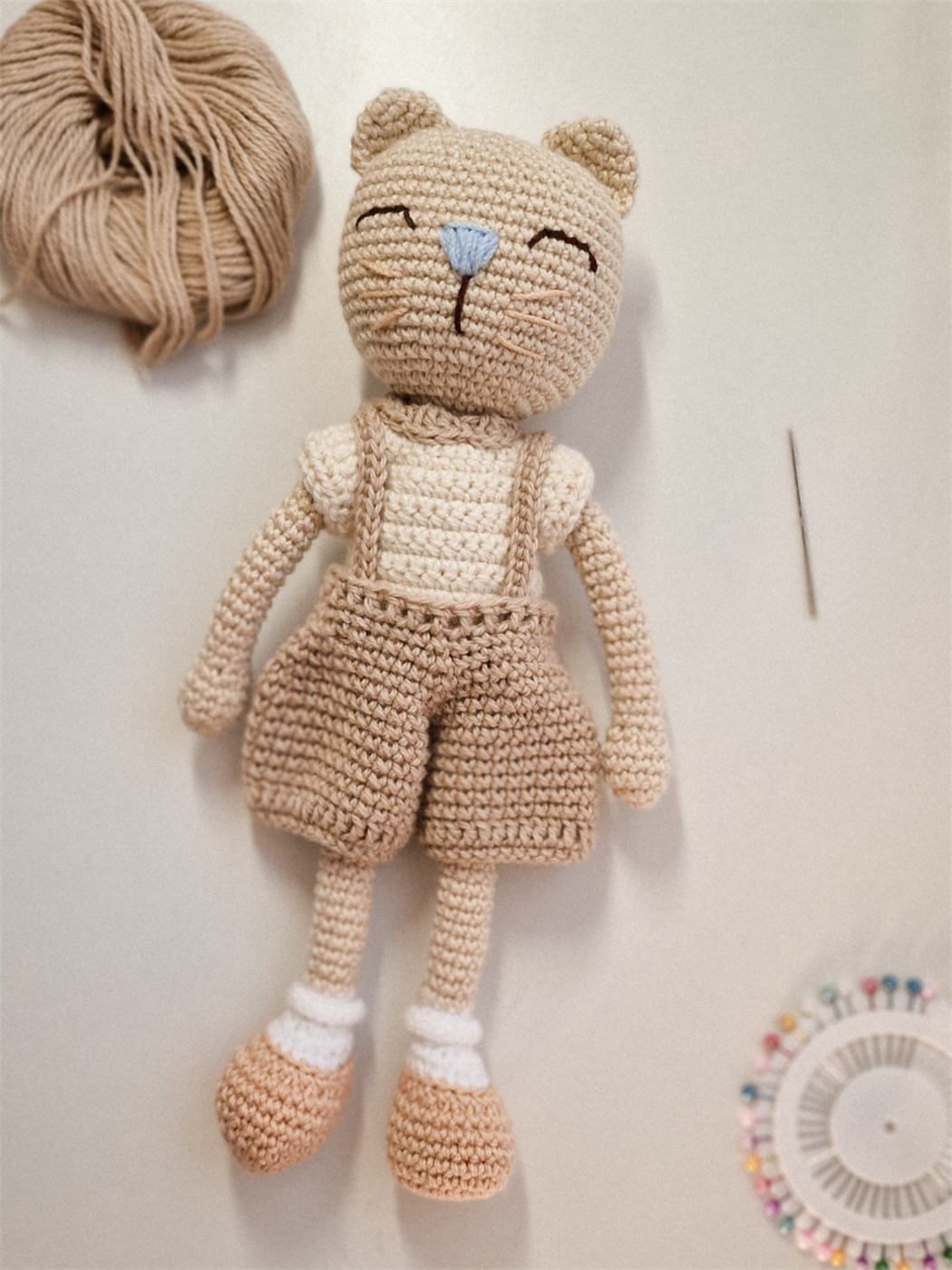 Gatito Juanito — amigurumi tejido a mano por Trufitas Artesanas