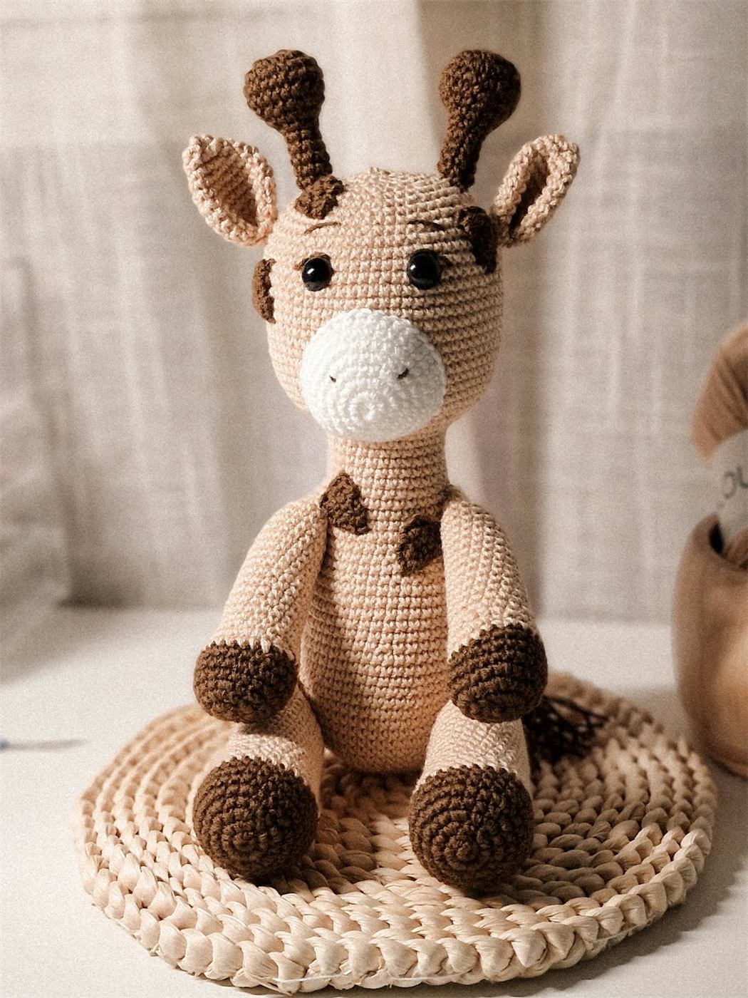 Jirafa Sophie — amigurumi tejido a mano por Trufitas Artesanas