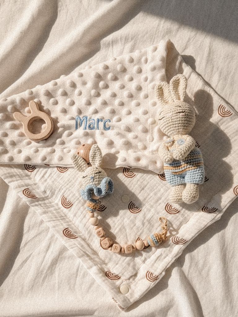 Pack Doudou Conejito Personalizado — foto 4 de detalle