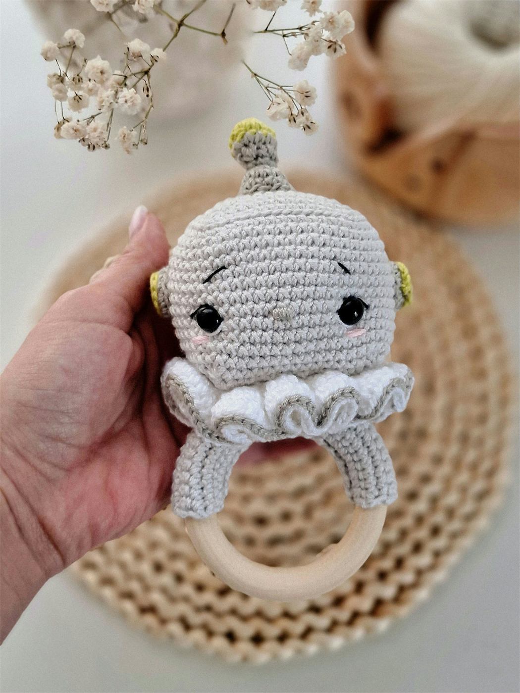 Sonajero Bebé Robot — amigurumi tejido a mano por Trufitas Artesanas